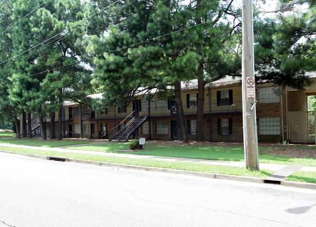 Raleigh Pines Apartments