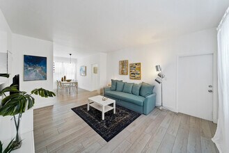 1510 Bay Rd in Miami Beach, FL - Foto de edificio - Building Photo