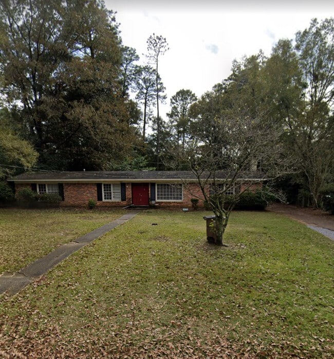 property at 5863 Chalet Dr N