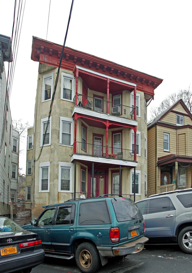 16 Astor Pl in Yonkers, NY - Building Photo - Building Photo