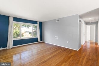 14815 Empire St in Woodbridge, VA - Building Photo - Building Photo