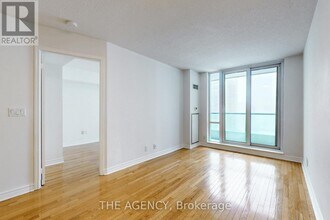 33 Elm Dr W in Mississauga, ON - Building Photo - Building Photo