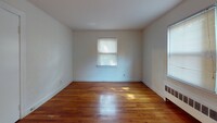 115 Withington Rd, Unit 1 in Newton, MA - Foto de edificio - Building Photo