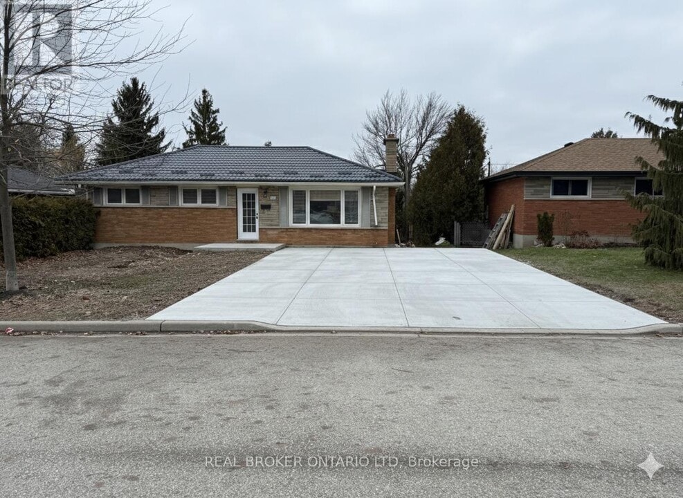 294 Burlington Crescent in London, ON - Building Photo