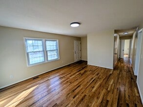 1028 Gales Ave in Winston-Salem, NC - Building Photo - Building Photo