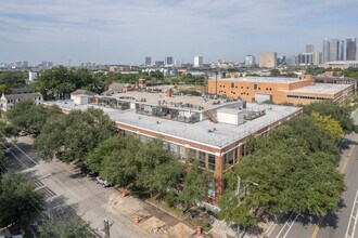 Live Oak Lofts in Houston, TX - Building Photo - Building Photo