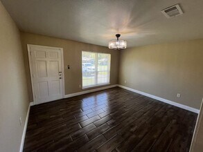 207 Sinbad St in Baker, LA - Foto de edificio - Building Photo