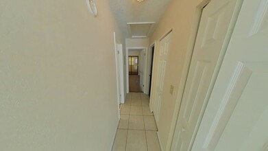 2027 SW 70th Terrace in Gainesville, FL - Building Photo - Building Photo