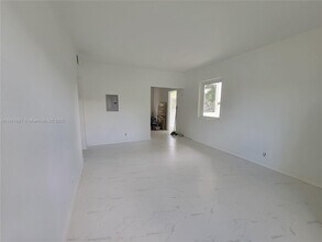 2450 SW 5th St in Miami, FL - Building Photo - Building Photo