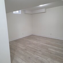 324 Chatfield Dr in Vaughan, ON - Building Photo - Building Photo