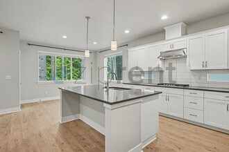8565 SW 176th Ave in Beaverton, OR - Building Photo - Building Photo