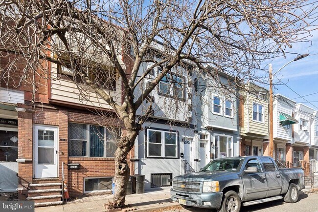 property at 2242 S Bonsall St