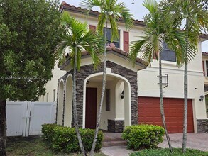 8841 W 34th Ct in Hialeah, FL - Building Photo - Building Photo