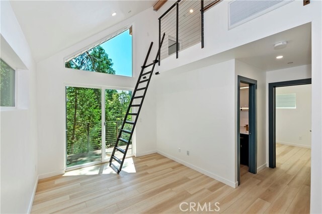 property at 441 Oriole Dr