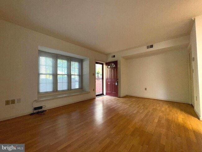 2506 Fairfax Dr in Arlington, VA - Building Photo - Building Photo