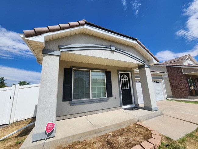 20459 March Dr in Denver, CO - Building Photo - Building Photo