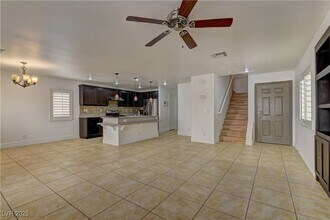 236 Fairway Woods Dr in Las Vegas, NV - Building Photo - Building Photo