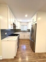 8029 Beloit Ave, Unit 2a in Bridgeview, IL - Building Photo