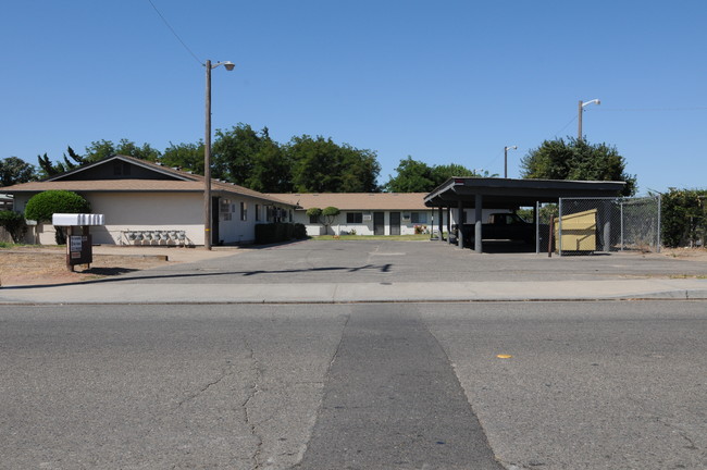 3209 Central Ave in Ceres, CA - Foto de edificio - Building Photo