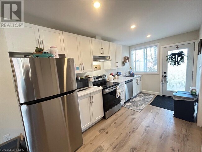 306 Dalhousie St in Brantford, ON - Building Photo - Building Photo
