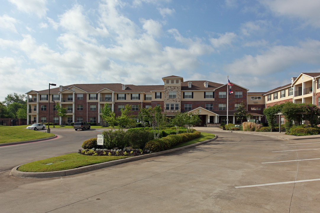 The Arbors on Wintergreen Senior Apartments in Desoto, TX - Foto de edificio