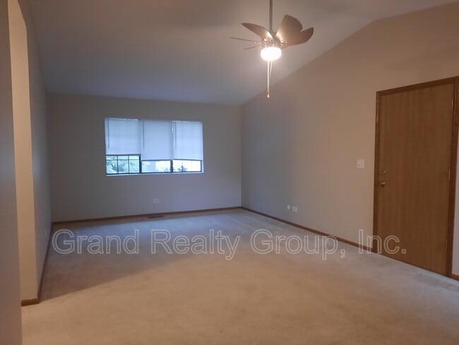 583 Anita Ave in Antioch, IL - Building Photo - Building Photo