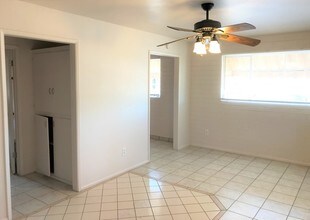 2122 W Amelia Ave-Unit -1 in Phoenix, AZ - Building Photo - Building Photo