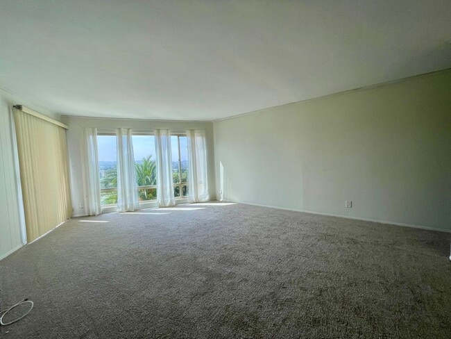 5702 Baltimore Dr in La Mesa, CA - Building Photo - Building Photo