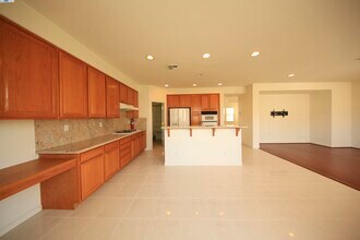 1516 Whispering Oaks Way in Pleasanton, CA - Building Photo - Building Photo