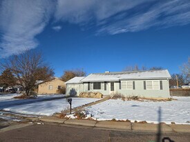 119 E Circle Dr in Canon City, CO - Building Photo