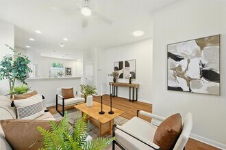 5913 Red Bud Ridge Ln in Austin, TX - Building Photo - Building Photo