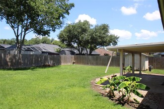 253 Trail Ride Rd in Angleton, TX - Building Photo - Building Photo