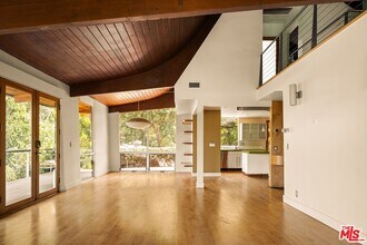 3990 Clayton Ave W in Los Angeles, CA - Building Photo - Building Photo