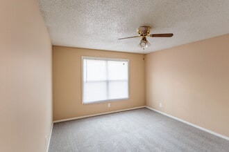 Baker Station in Antioch, TN - Foto de edificio - Interior Photo
