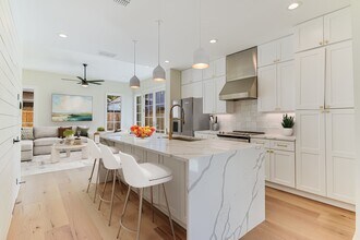 311 Refugio St in San Antonio, TX - Building Photo - Building Photo