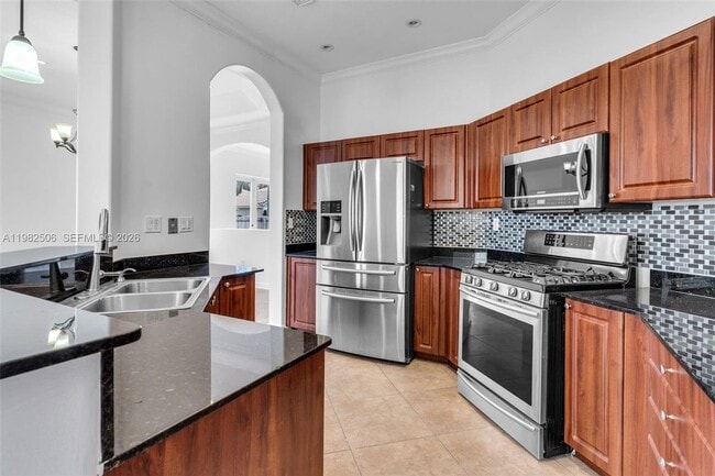 11221 NW 48th Terrace