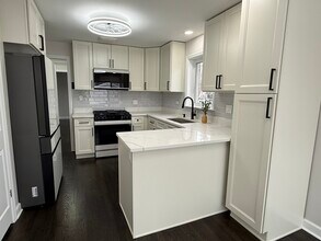 10061 Lacrosse Ave in Skokie, IL - Building Photo - Building Photo