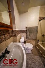 23 Indiana Ter, Unit #1 in Newton, MA - Building Photo - Building Photo