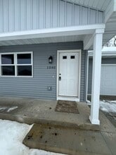 1038-1040 Fir Ct in Janesville, WI - Building Photo - Building Photo