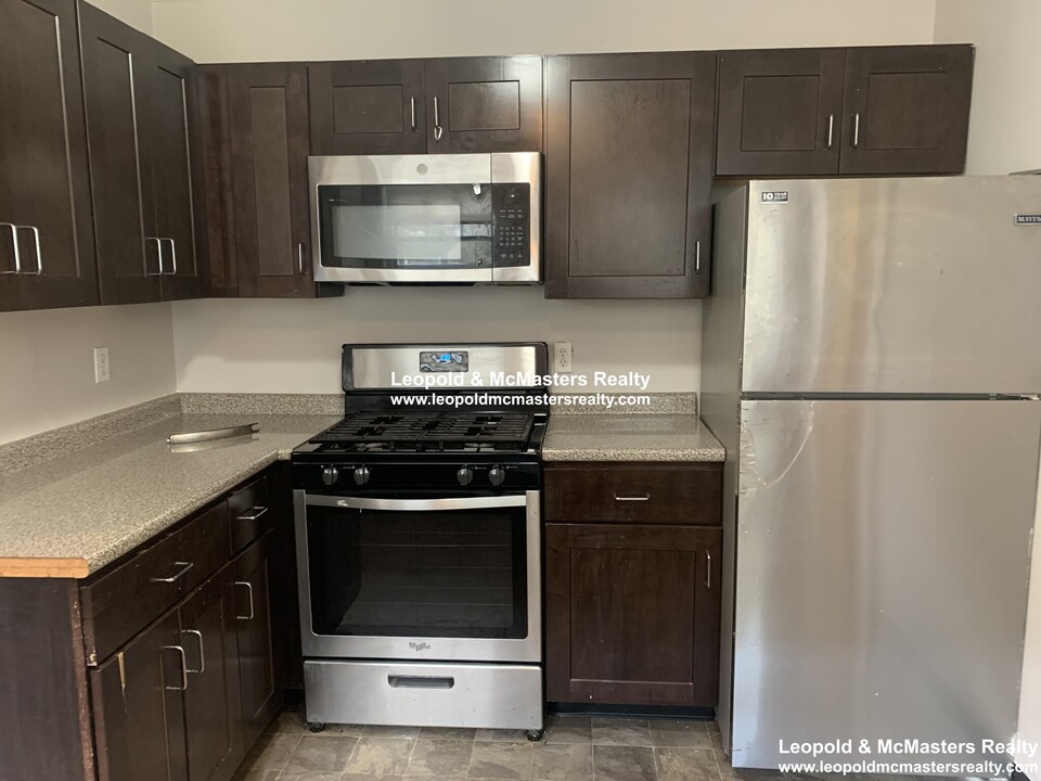 137 Arlington St, Unit Arlington street 1 in Boston, MA - Building Photo