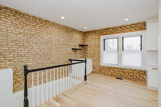 6677 N Oliphant Ave in Chicago, IL - Building Photo - Building Photo