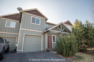 20886 Nova Loop in Bend, OR - Building Photo