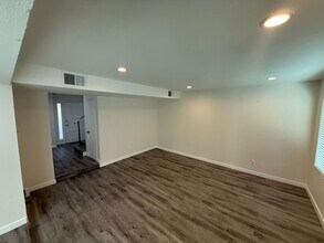 9025 Willis Ave in Los Angeles, CA - Building Photo - Building Photo