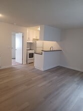 10237 Fernglen Ave in Tujunga, CA - Building Photo - Building Photo