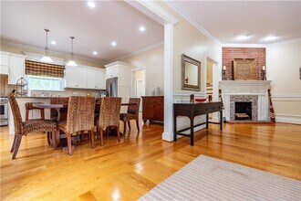 7 Gibson Ave in Narragansett, RI - Building Photo - Building Photo