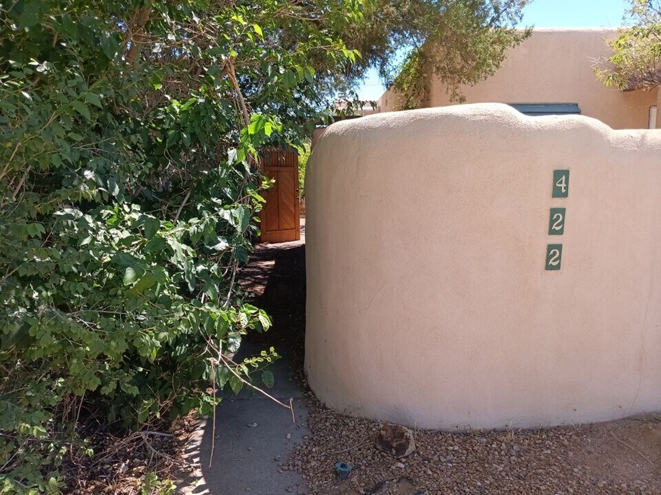 422 Carlisle Blvd NE in Albuquerque, NM - Building Photo