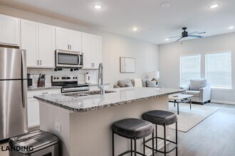 1650 Harris Hill Rd, Unit 07-7305 in San Marcos, TX - Foto de edificio - Building Photo