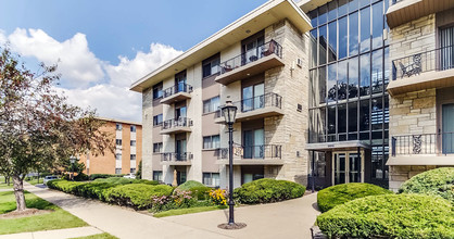 Imperial Tower Apartments in Waukegan, IL - Building Photo - Building Photo