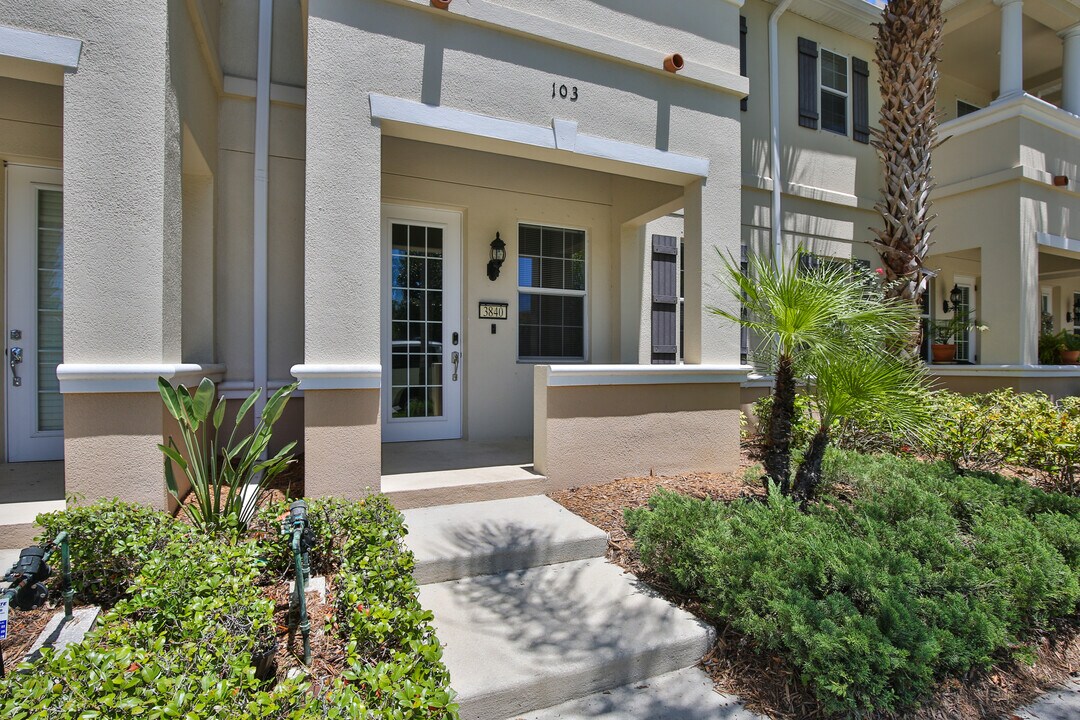 3840 82nd Avenue Cir E in Sarasota, FL - Building Photo