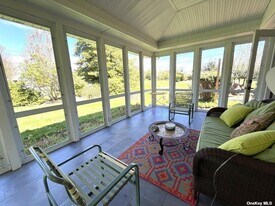 400 Hill Rd in Southold, NY - Building Photo